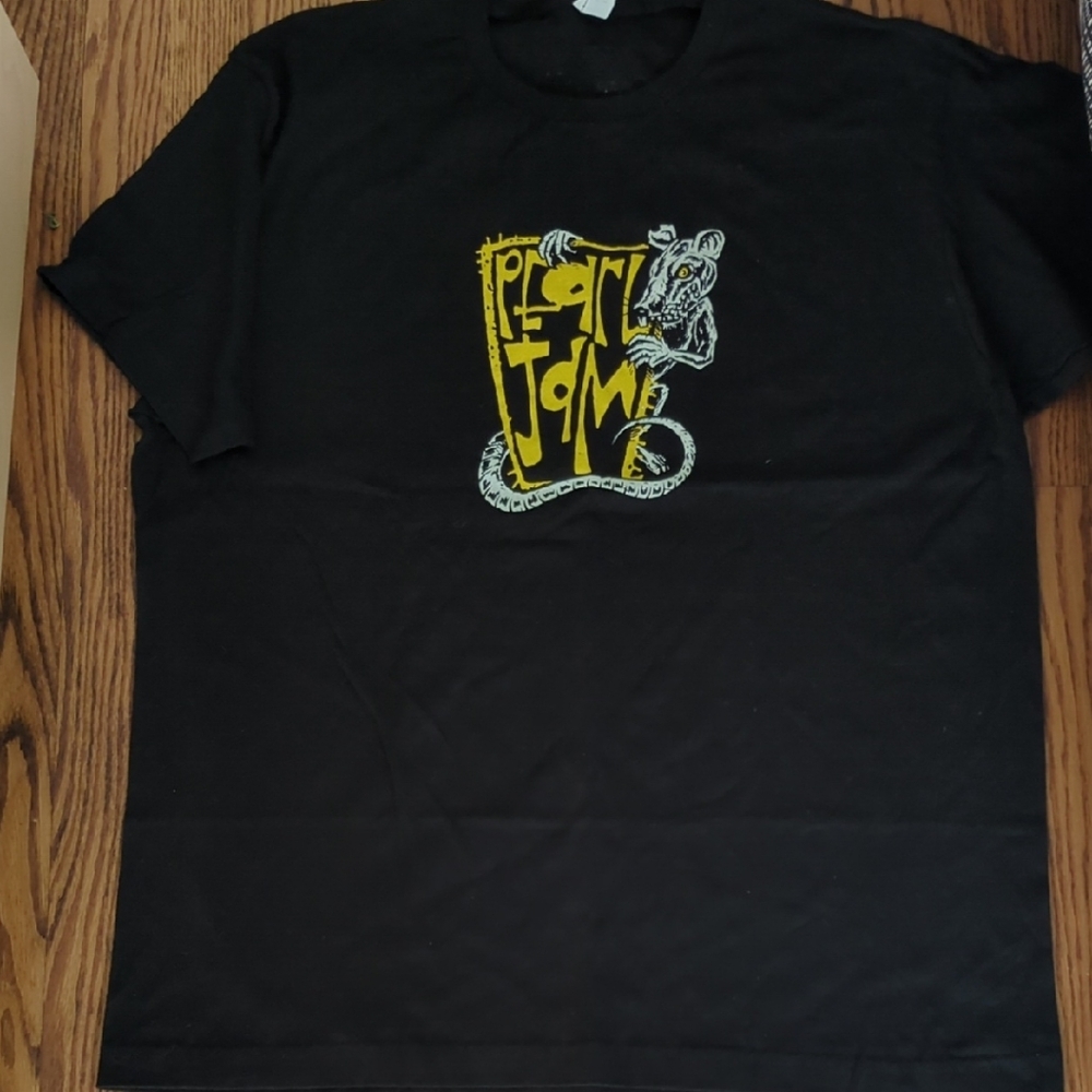 Pearl Black Tee with Yellow Graphic